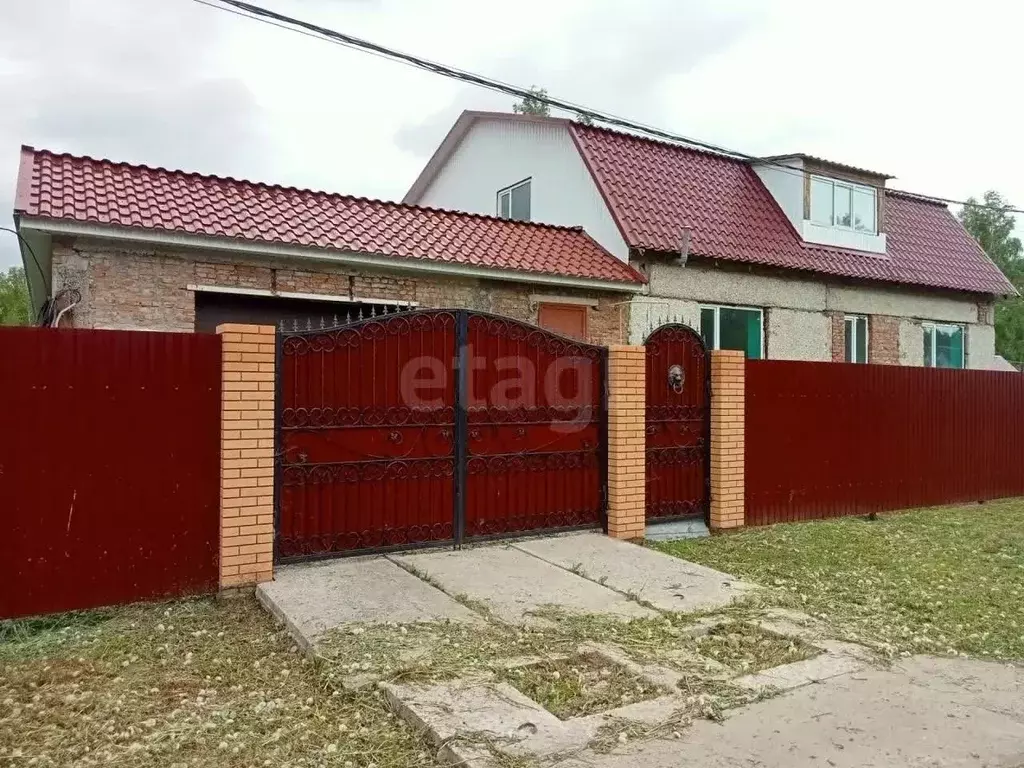 Дом в Омская область, Саргатское рп ул. Магистральная, 17 (240 м) - Фото 1