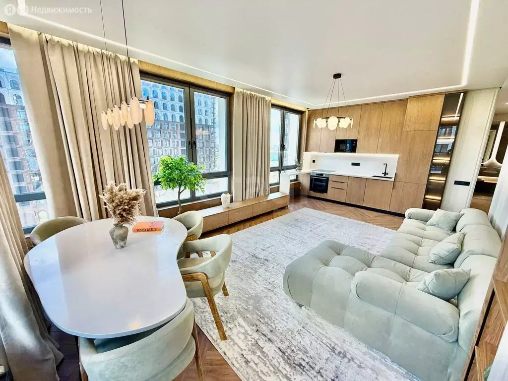 3-комнатная квартира: Казань, улица Алексея Козина, 8 (82 м) - Фото 1