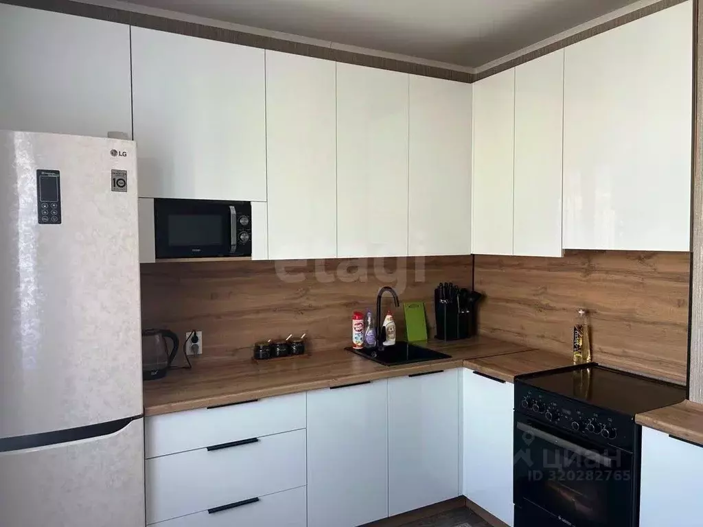 3-к кв. Курская область, Курск ул. Евгения Клевцова, 8 (81.5 м) - Фото 0