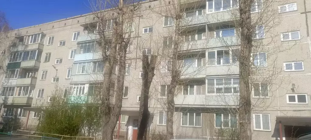 3-к кв. Хакасия, Абакан ул. Крылова, 37 (50.0 м) - Фото 0