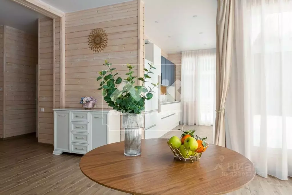 Дом в Ленинградская область, Выборгский район, Рощинское городское ... - Фото 1