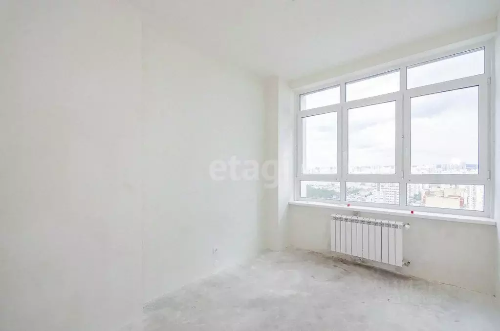 3-к кв. Свердловская область, Екатеринбург ул. Краснолесья, 10/4 (72.2 ... - Фото 0
