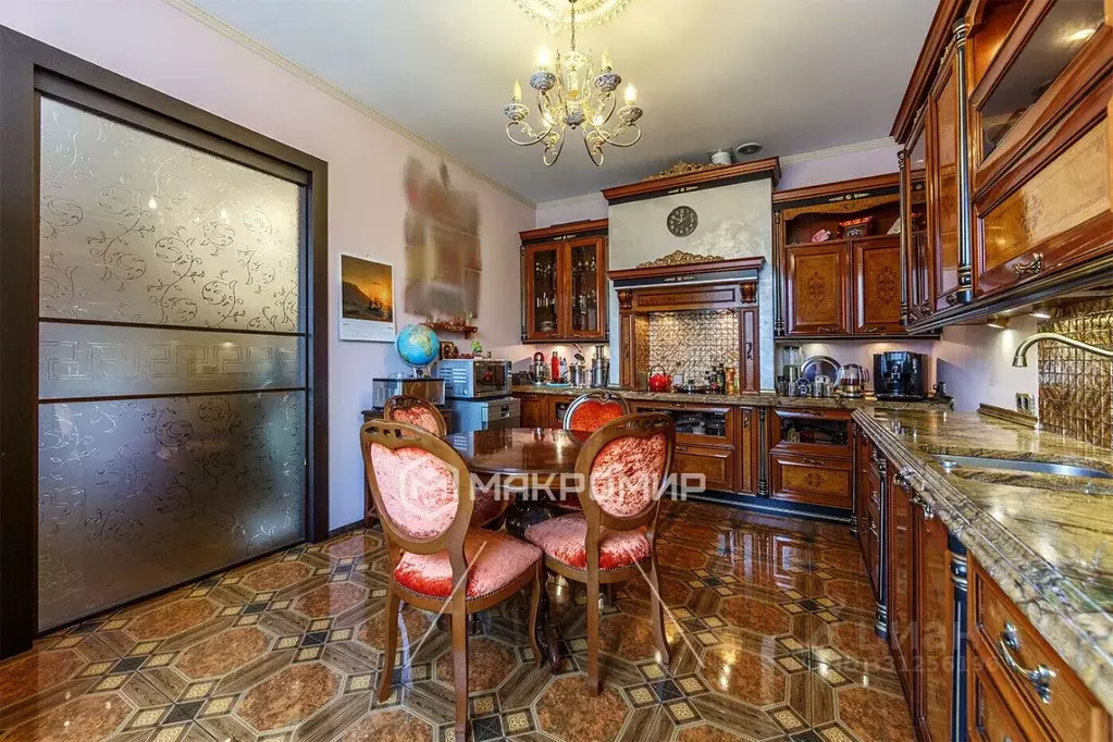 4-к кв. Москва Филевский бул., 24к2 (145.9 м) - Фото 1