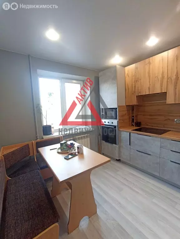 2-комнатная квартира: Каменск-Уральский, улица Суворова, 30 (50.4 м) - Фото 1