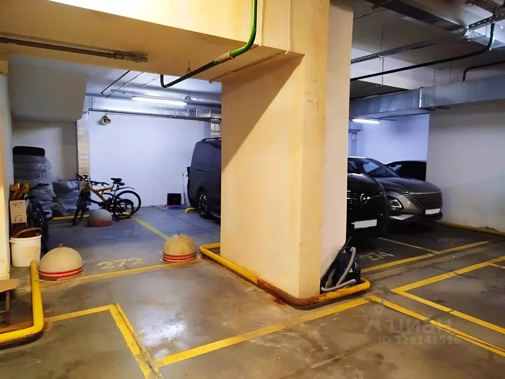 Гараж в Москва ул. Адмирала Лазарева, 63к2соор1 (8 м) - Фото 1