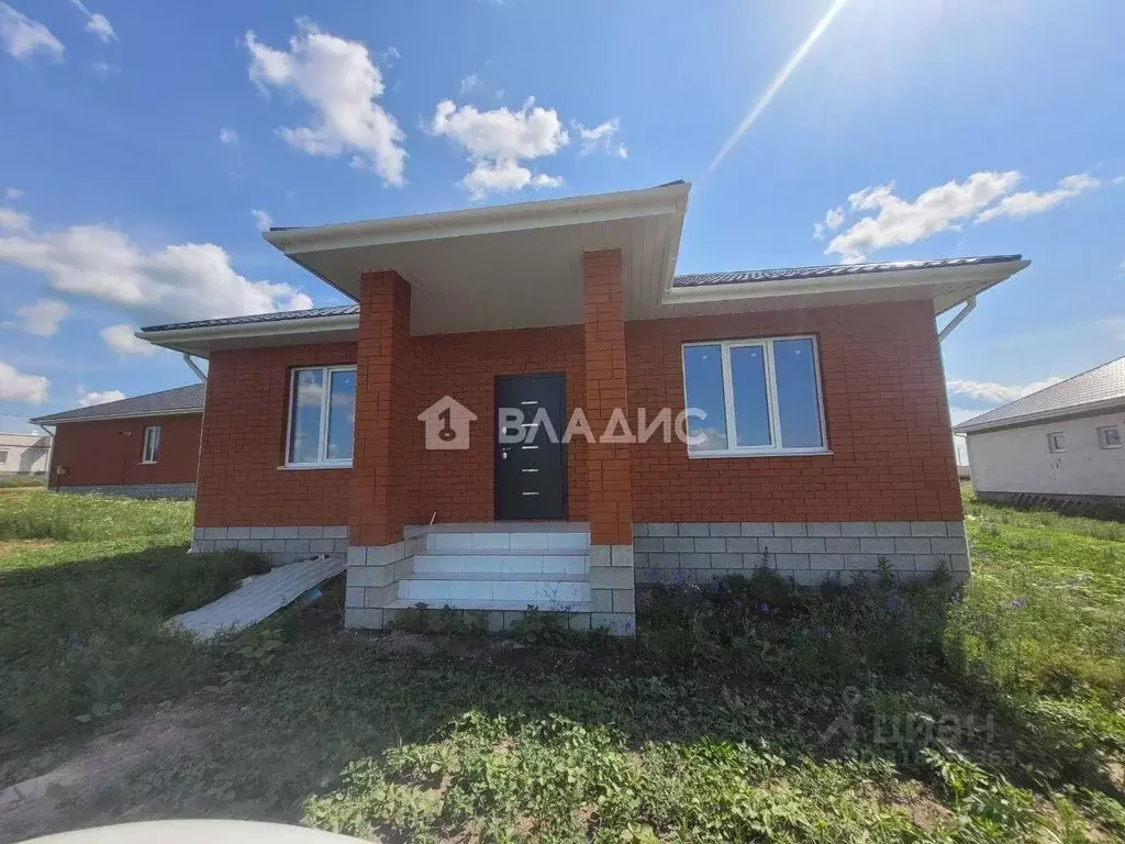 Дом в Белгородская область, Строитель Яковлевский городской округ, ... - Фото 1