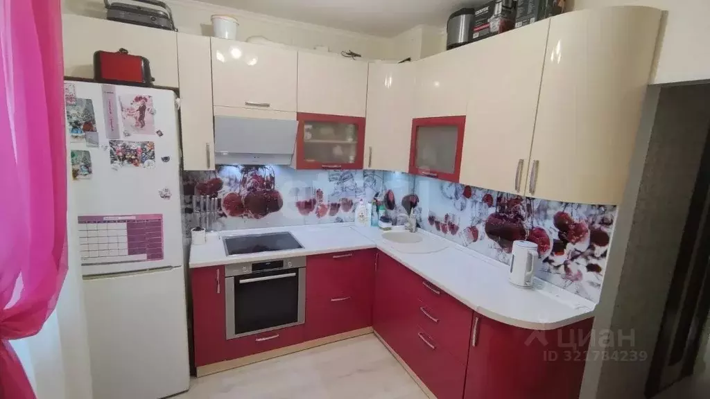 3-к кв. Ямало-Ненецкий АО, Новый Уренгой Тундровая ул., 8 (68.8 м) - Фото 1