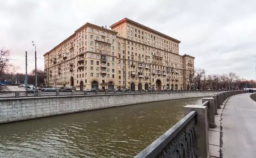 Продается 3-комнатная квартира - Фото 1