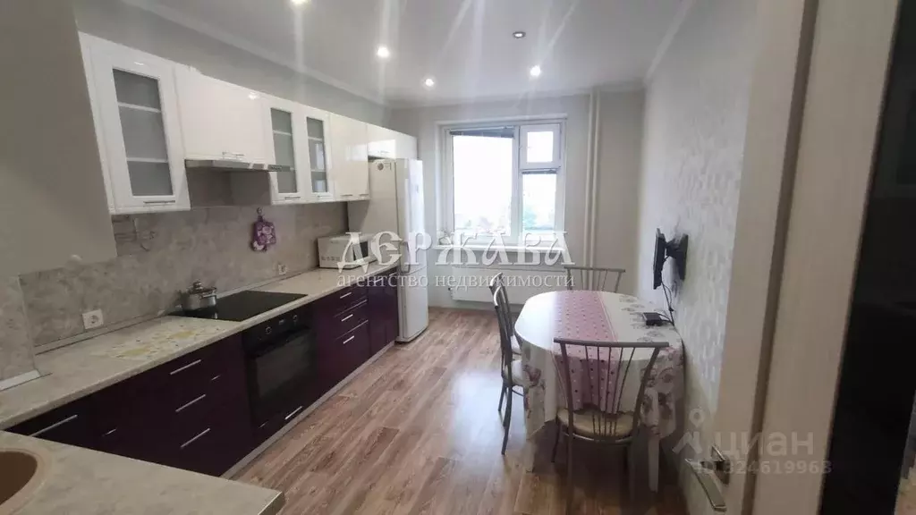 3-к кв. Белгородская область, Старый Оскол Северный мкр, 34 (65.0 м) - Фото 1