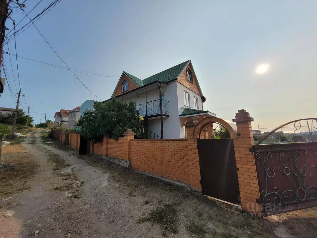 Дом в Крым, Ленинский район, Щелкино городское поселение, Энергетик-2 ... - Фото 1