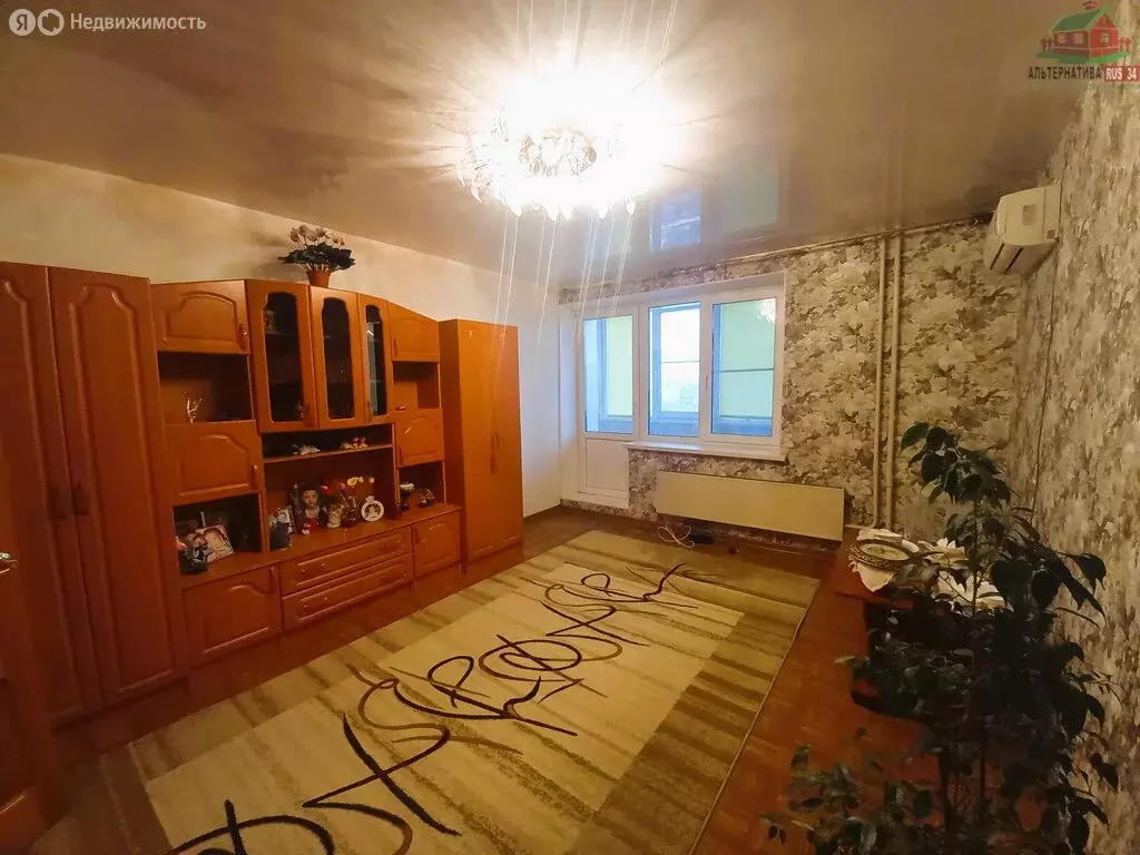 3-комнатная квартира: Волгоград, улица Гвоздкова, 18 (65 м) - Фото 0