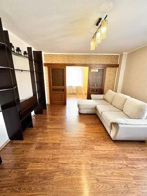 2-к кв. Омская область, Омск просп. Комарова, 19 (61.0 м) - Фото 2