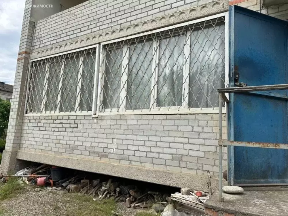 3-комнатная квартира: село Краснокумское, Терская улица, 29 (80 м) - Фото 0