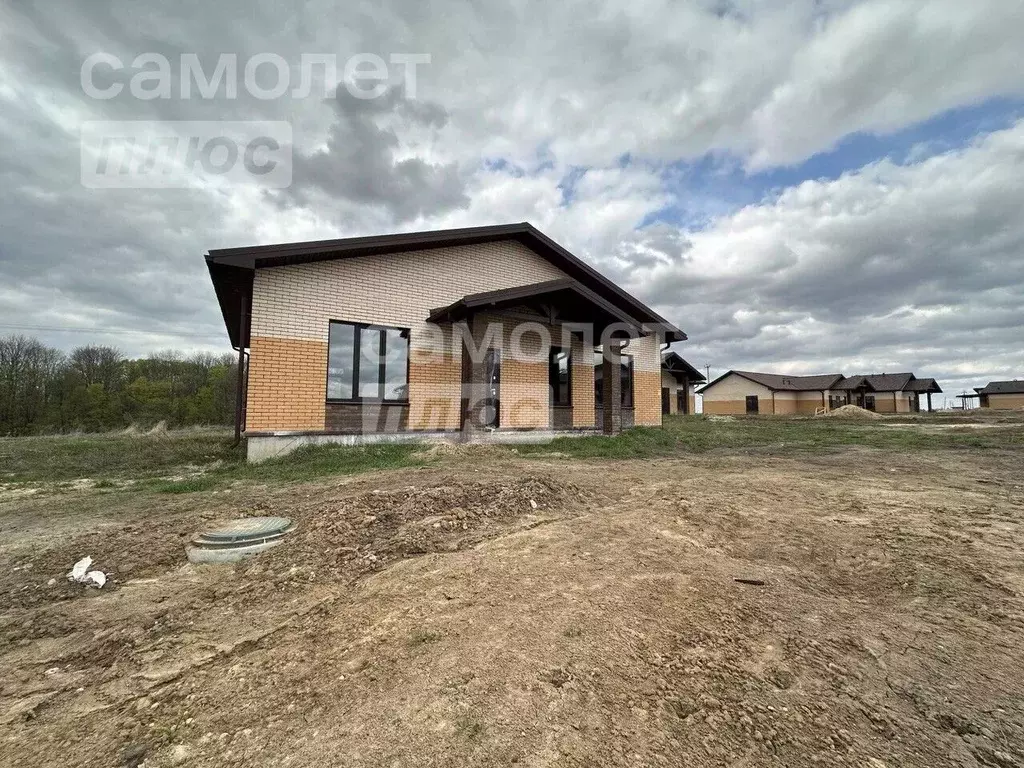 Дом в Курская область, Курский район, Моковский сельсовет, д. Гремячка ... - Фото 0