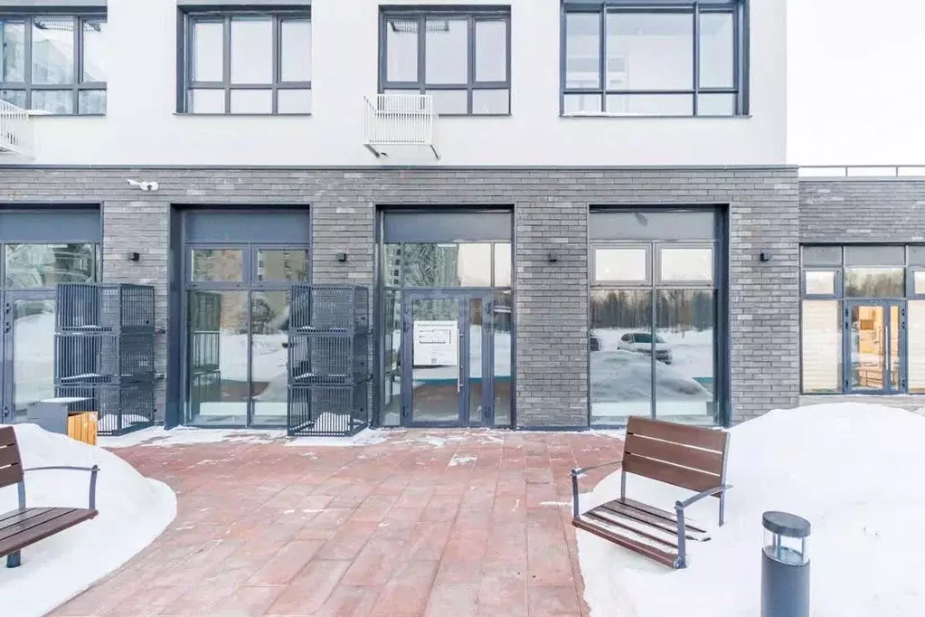 Помещение свободного назначения в Тюменская область, Тюмень ул. Андрея ... - Фото 1