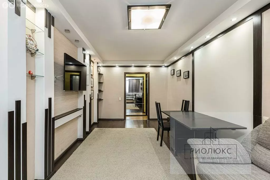 4-комнатная квартира: Челябинск, улица Салавата Юлаева, 17А (81 м) - Фото 2