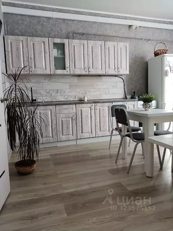 2-к кв. Омская область, Омский район, Комсомольское с/пос, пос. ... - Фото 1