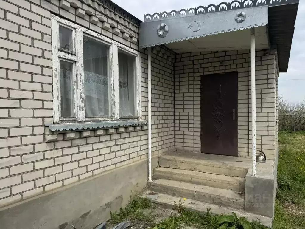 Дом в Карачаево-Черкесия, Прикубанский район, с. Ильичевское ул. ... - Фото 1