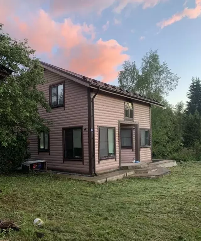 Дом в Псковская область, Псковский район, Тямшанская волость, Мирное ... - Фото 1