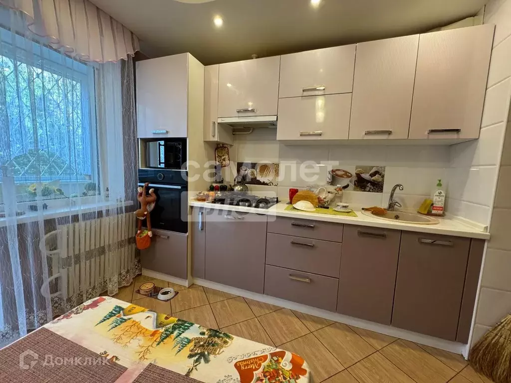 Продаётся 4-к квартира, 70 м - Фото 0