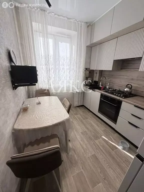 3-комнатная квартира: Ишимбай, проспект Ленина, 18Б (55.6 м) - Фото 2