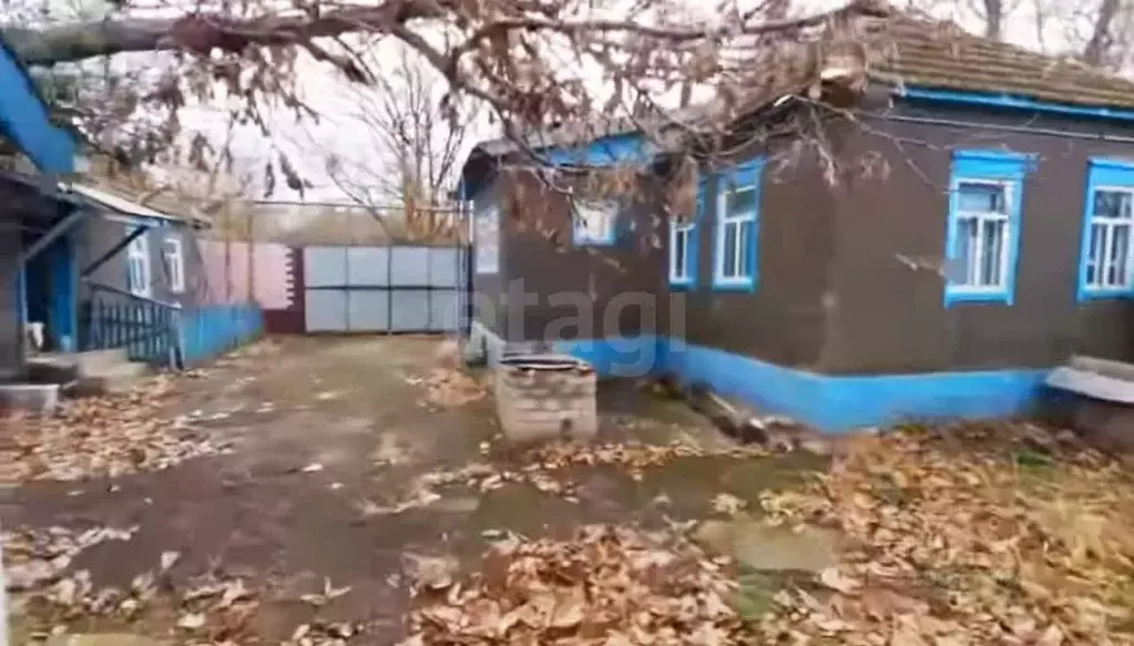 Дом в Ставропольский край, Туркменский муниципальный округ, с. Малые ... - Фото 1