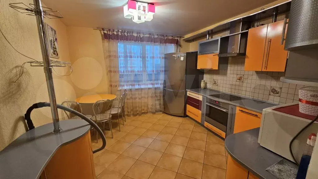 2-к. квартира, 70 м, 4/10 эт. - Фото 1