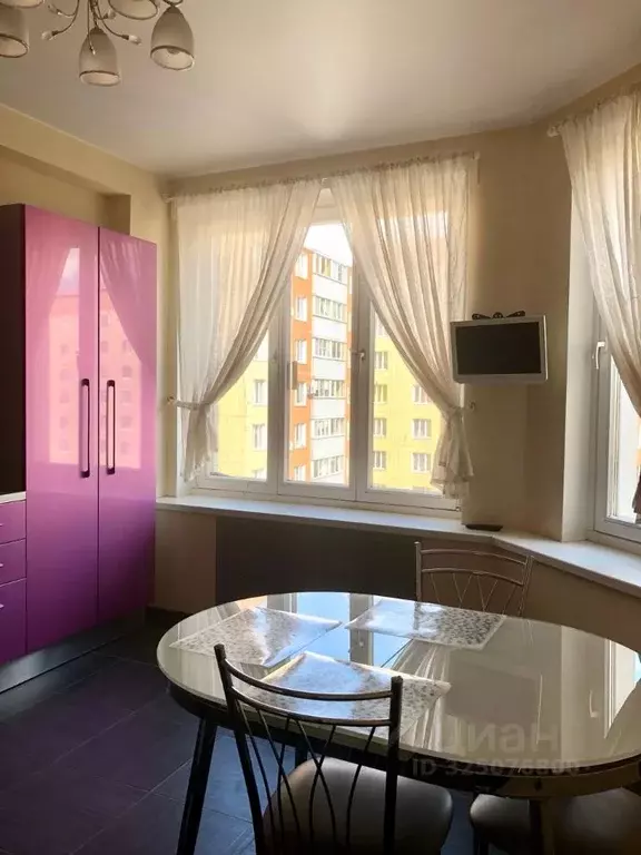 2-к кв. Ленинградская область, Гатчина ул. Изотова, 18к1 (66.7 м) - Фото 1