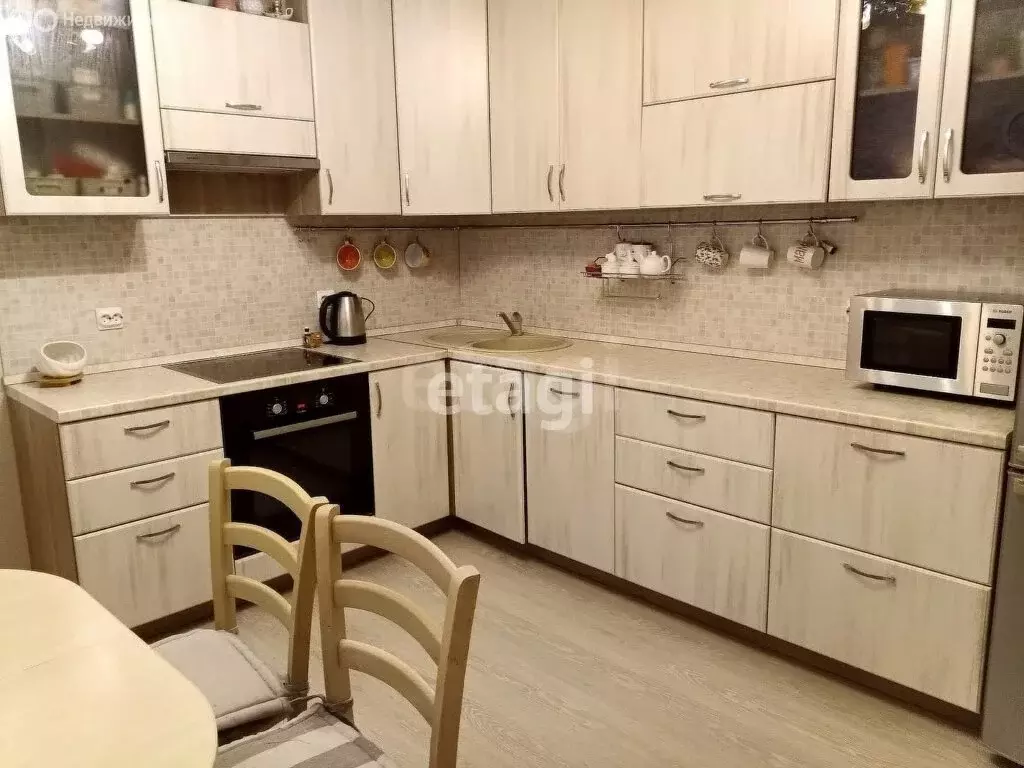 3-комнатная квартира: Сыктывкар, проспект Бумажников, 52 (82.6 м) - Фото 1