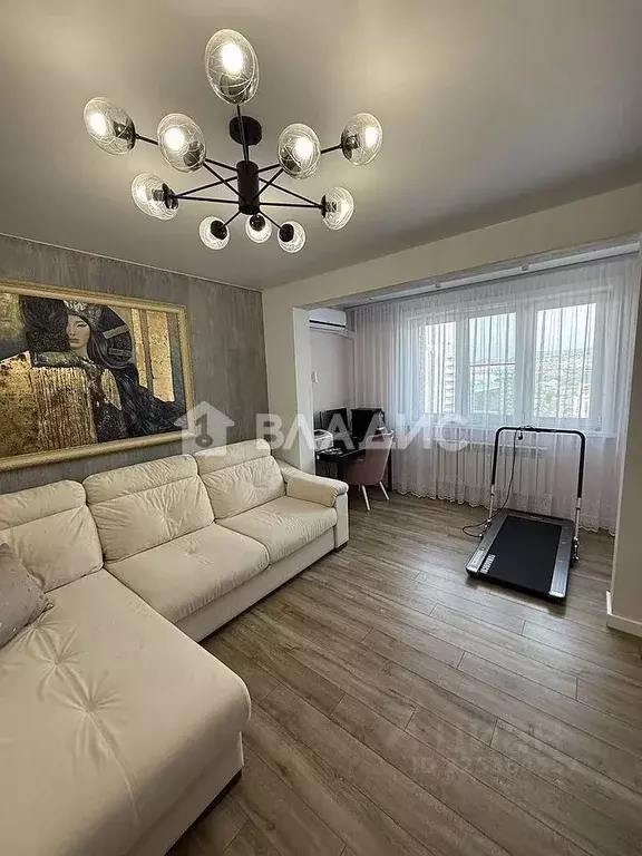 3-к кв. Бурятия, Улан-Удэ ул. Модогоева, 2 (77.1 м) - Фото 1