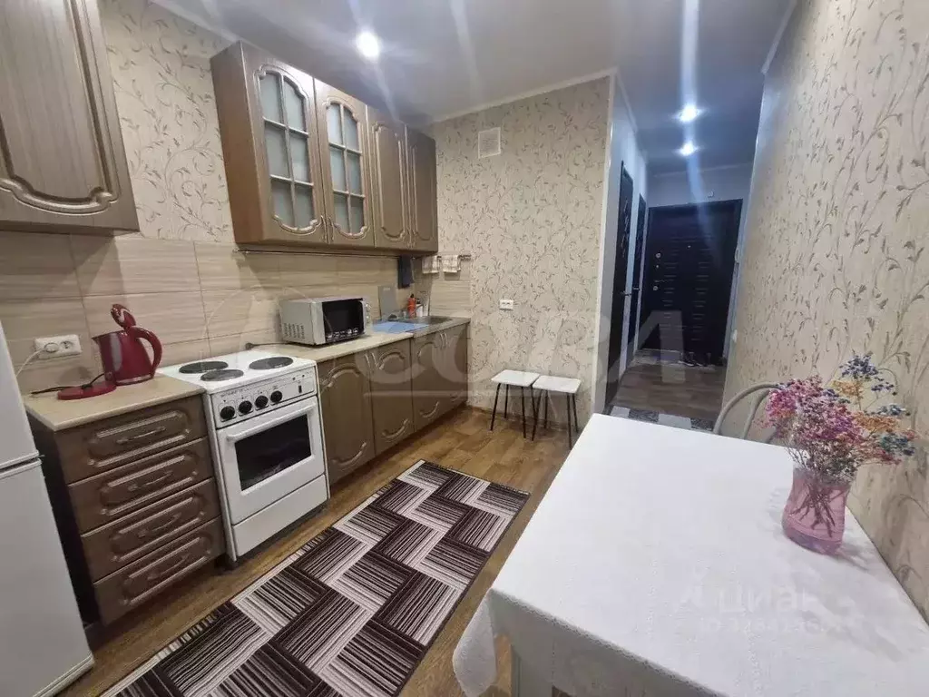 1-к кв. Тюменская область, Тобольск 6-й мкр, 27 (35.0 м) - Фото 1