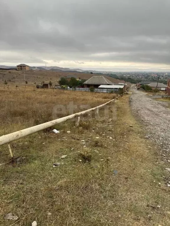 Участок в Ингушетия, Назрановский район, Барсуки с/пос, с. Барсуки ул. ... - Фото 1