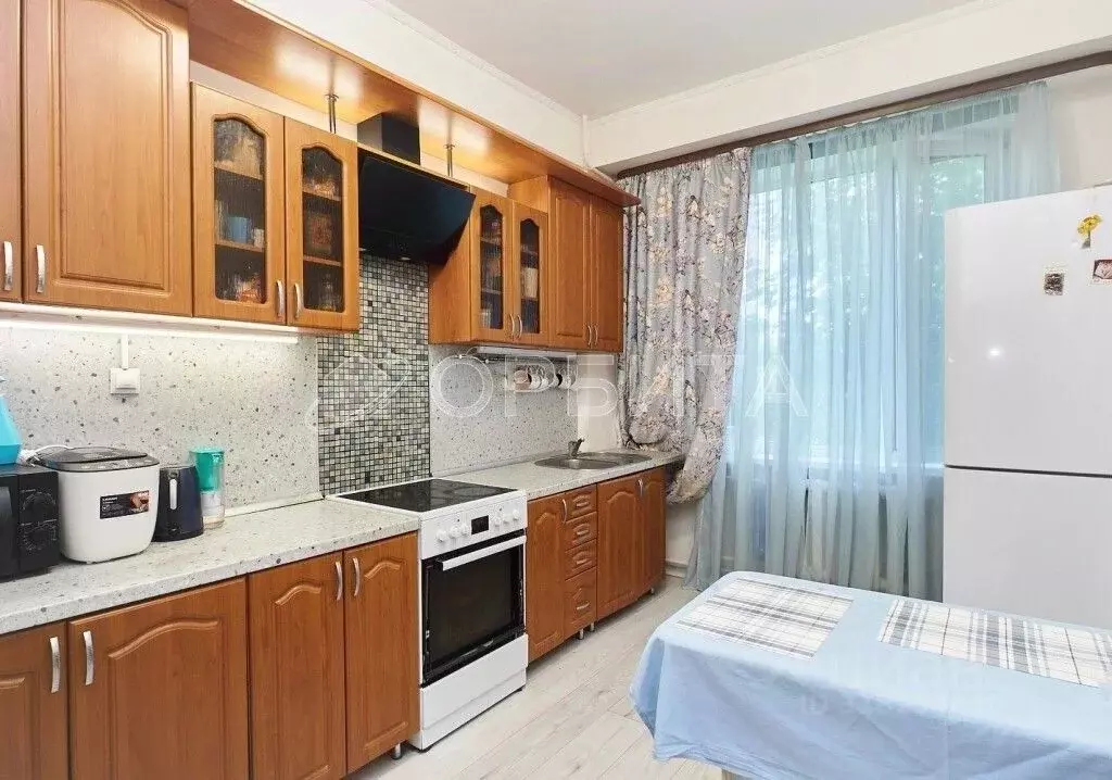 2-к кв. Тюменская область, Тюмень ул. Жуковского, 84к1 (56.0 м) - Фото 2