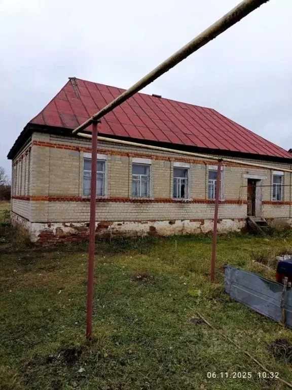 Дом в Тамбовская область, Уварово 1-й Советский пер., 2 (102 м) - Фото 1