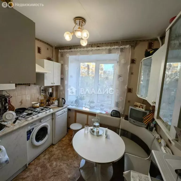 3-комнатная квартира: Чита, улица Токмакова, 18 (58.6 м) - Фото 1