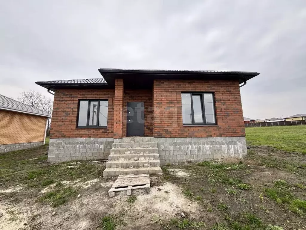 Дом в Белгородская область, Белгород ул. Грайворонская, 25 (100 м) - Фото 1