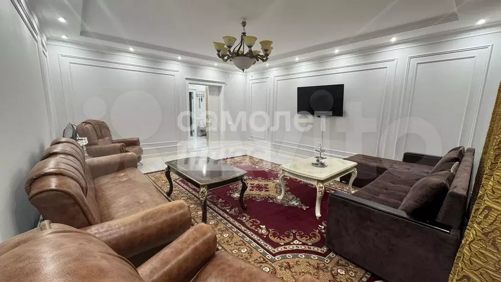 3-к. квартира, 100 м, 1/1 эт. - Фото 1