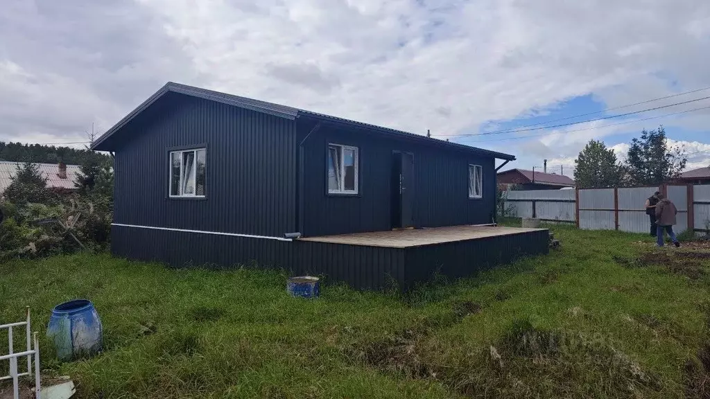 Дом в Красноярский край, Красноярск городской округ, пос. Элита ул. ... - Фото 1