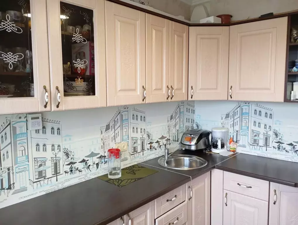 3-к кв. Омская область, Омск ул. Кирова, 3 (63.0 м) - Фото 1