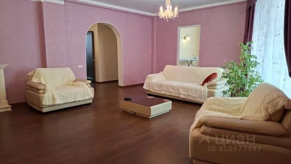 3-к кв. Краснодарский край, Геленджик ул. Горького, 23 (105.0 м) - Фото 0