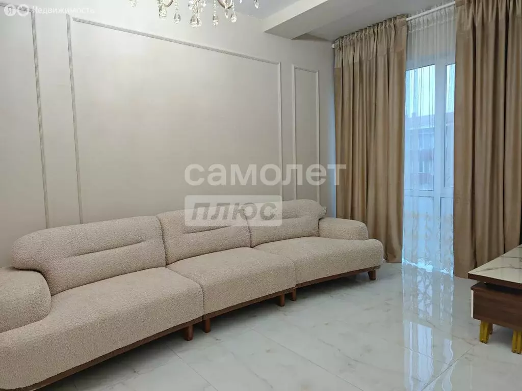 2-комнатная квартира: Грозный, улица Е.М. Батаевой, 9 (80 м) - Фото 1