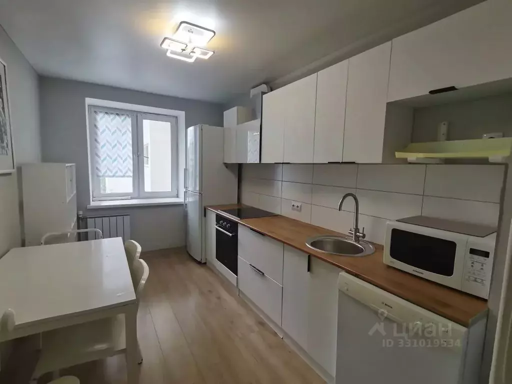 3-к кв. Башкортостан, Уфа Интернациональная ул., 19 (76.6 м) - Фото 1
