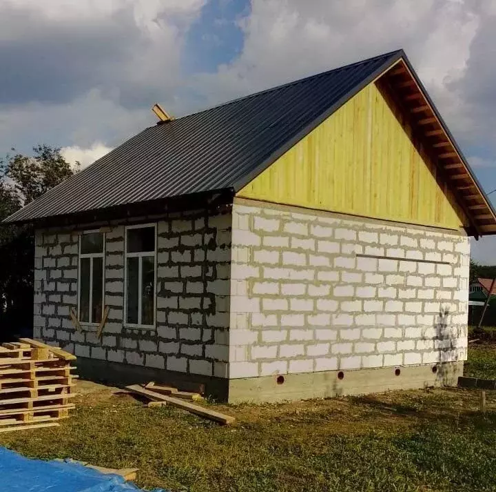 Дом в Свердловская область, Первоуральск муниципальный округ, пос. ... - Фото 1