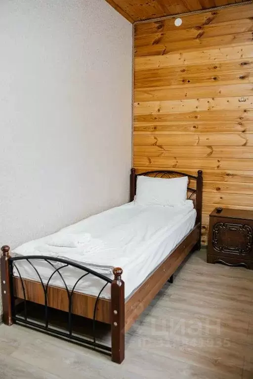 Комната Карачаево-Черкесия, Зеленчукский район, с. Архыз ул. Хубиева, ... - Фото 1