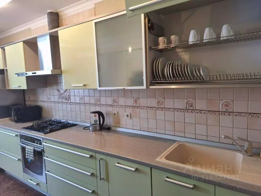2-к кв. Крым, Симферополь ул. Тургенева, 23А (80.0 м) - Фото 1