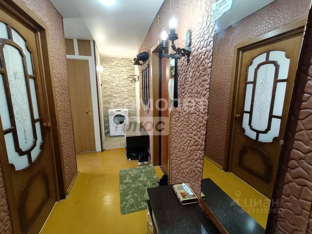 2-к кв. Белгородская область, Старый Оскол Интернациональный мкр, 8 ... - Фото 2