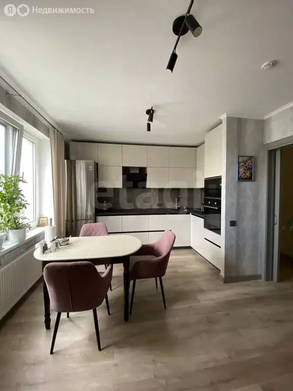 2-комнатная квартира: Тюмень, Тихий проезд, 6 (65.5 м) - Фото 2