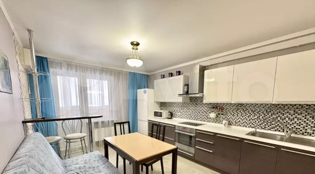 3-к. квартира, 72,5 м, 2/18 эт. - Фото 0