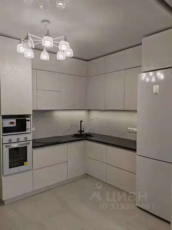 3-к кв. Татарстан, Казань ул. Адоратского, 4 (100.0 м) - Фото 1