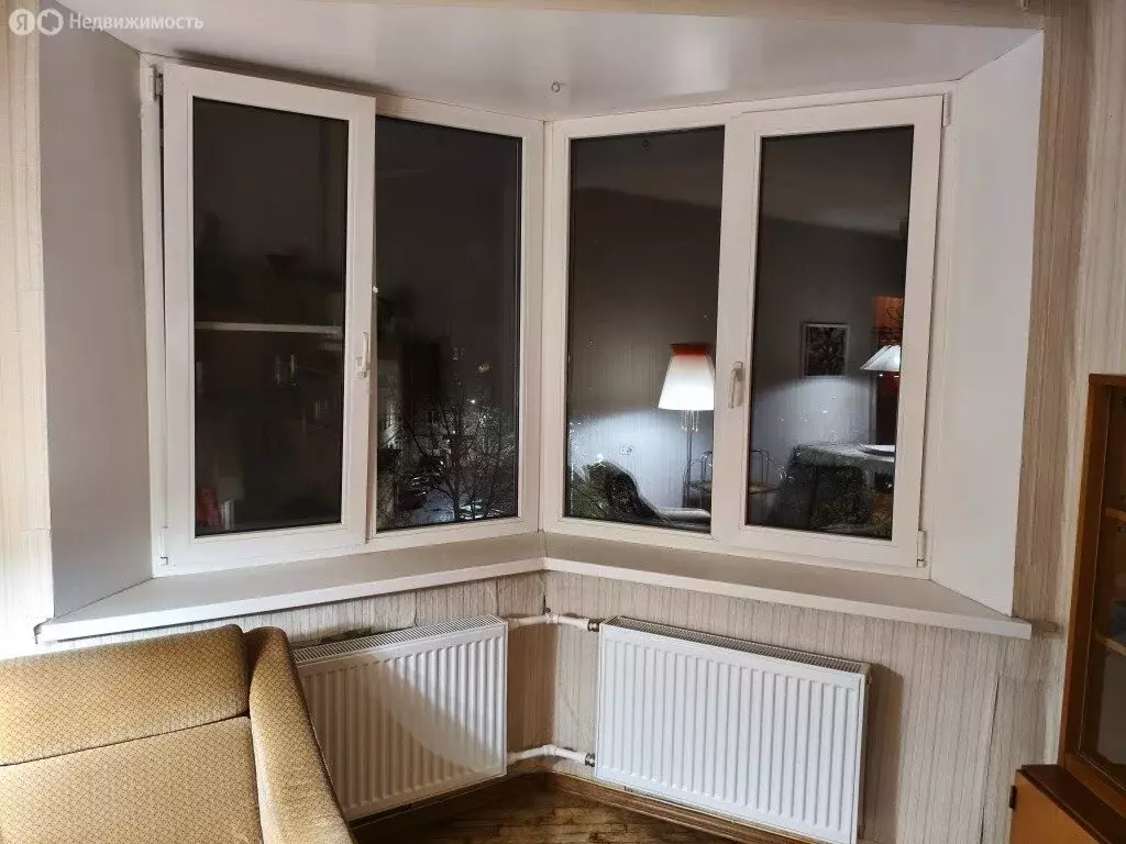 3-комнатная квартира: Ломоносов, Александровская улица, 36А (57 м) - Фото 2